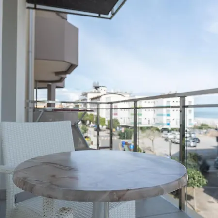 Hotel Marzia Holiday Queen-3