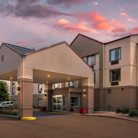 Red Roof Inn Plus & Suites Vicksburg-2