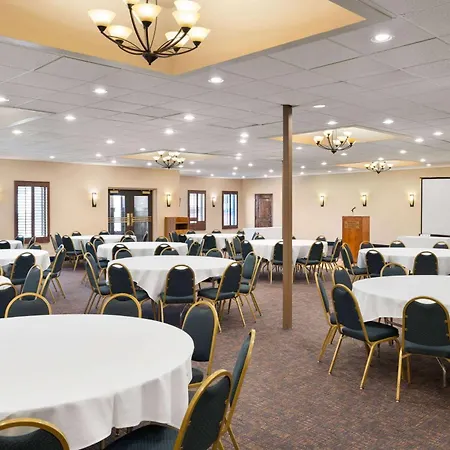 Ramada By Wyndham Tucson-2