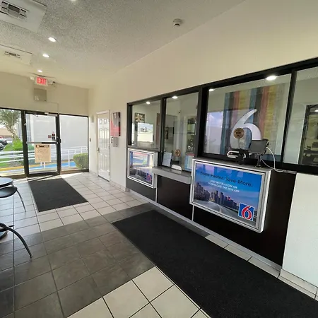 Motel 6-Duncanville, Tx - Dallas-2