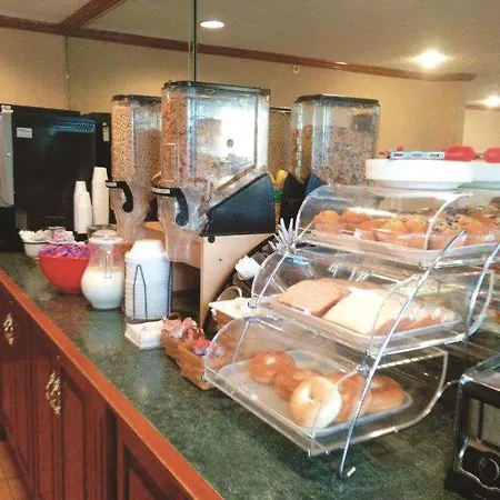 La Quinta Inn By Wyndham Detroit Southgate-3