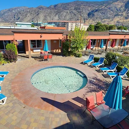 Sahara Courtyard Inn & Suites Osoyoos-2
