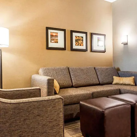 Comfort Suites University Brookings-2