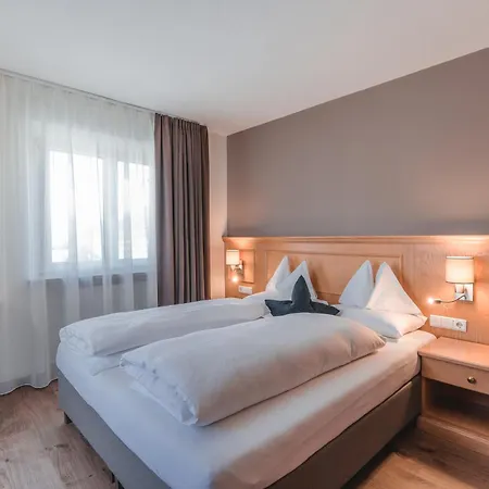 Hotel Reischach-2