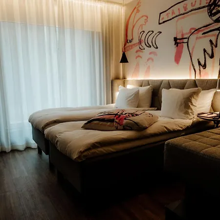 Hotel Ax-3