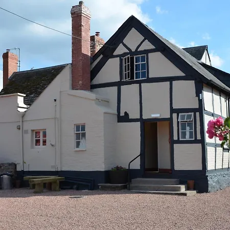 The Red Lion, Madley-3