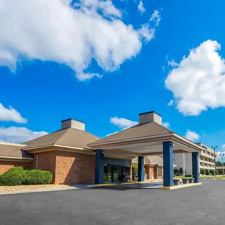 Quality Inn & Suites Fayetteville I-95-2