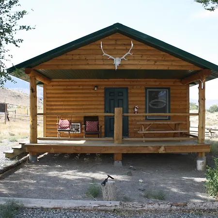 The Historic Wapiti Lodge-3