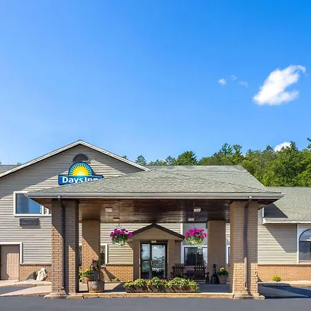 Days Inn By Wyndham Iron Mountain-3