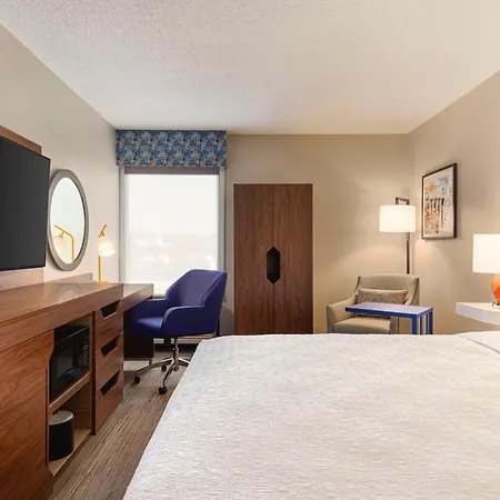 Hampton Inn Charlottesville-3