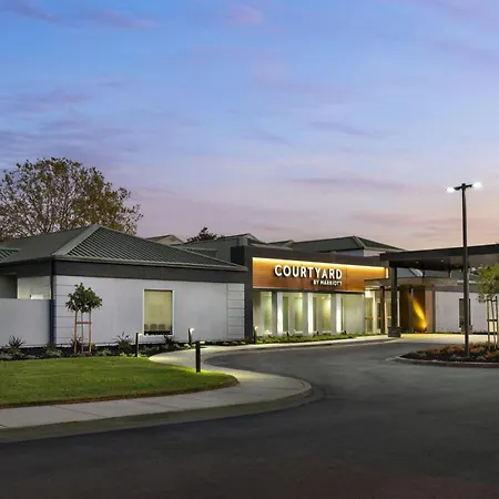 Courtyard By Marriott San Mateo Foster City-2