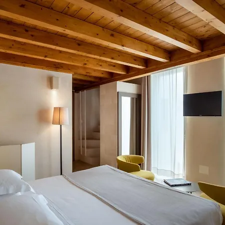 La Fiermontina Luxury Home Hotel-3