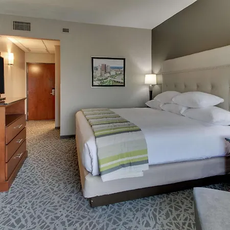 Drury Inn & Suites Cleveland Beachwood-2