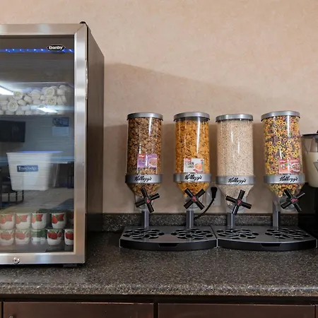 Travelodge By Wyndham Kamloops Mountview-2
