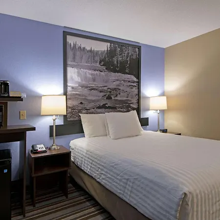 Super 8 By Wyndham Kamloops On The Hill-3