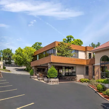 Best Western Plus Landing View Inn & Suites-2