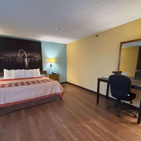 Super 8 By Wyndham O'Fallon-3