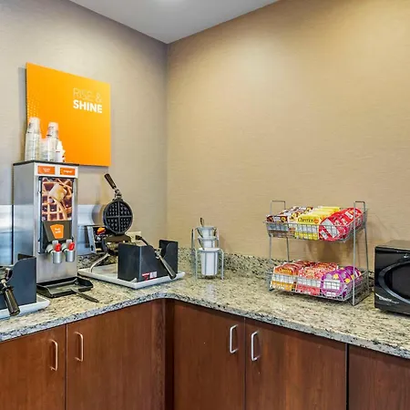 Comfort Inn & Suites-3
