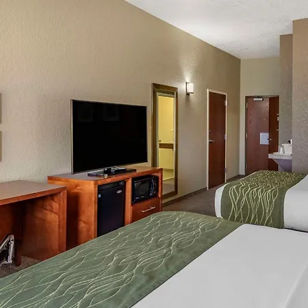 Comfort Inn & Suites-2
