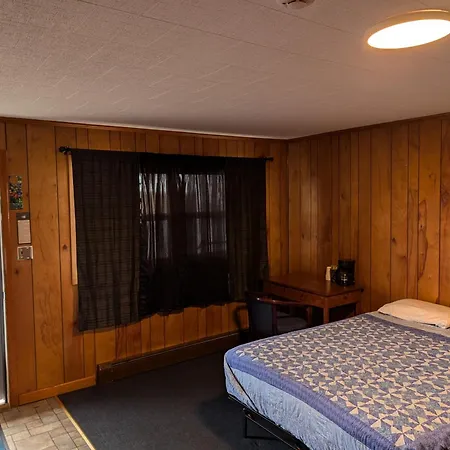 Russell'S Motel-2