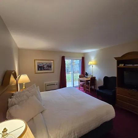 Travelodge By Wyndham Port Elgin-2