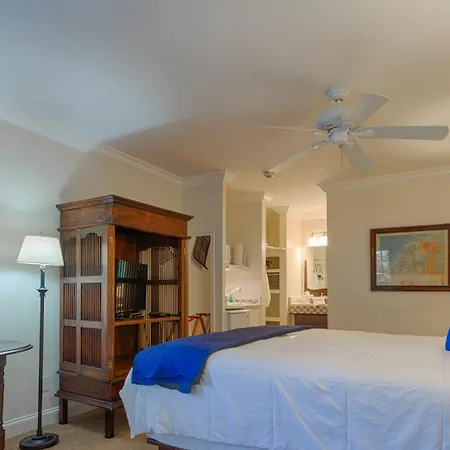 The Caribbean Court Boutique Hotel-2