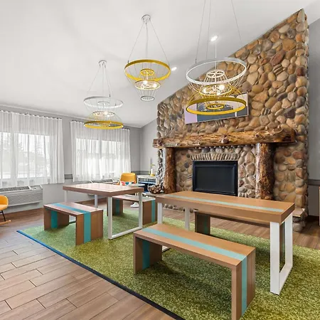 Spark By Hilton Cedar Falls-2