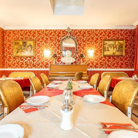 Hotel Urania-3