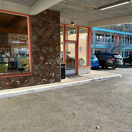 Atomic Motel-3