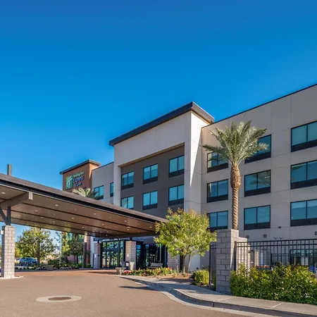 Holiday Inn Express & Suites - Gilbert - Mesa Gateway Airport-3