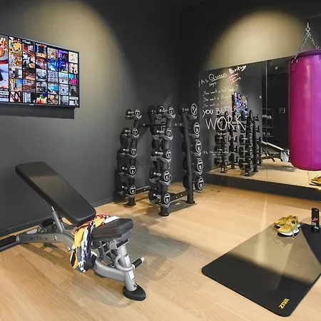 Moxy Dresden Neustadt-2