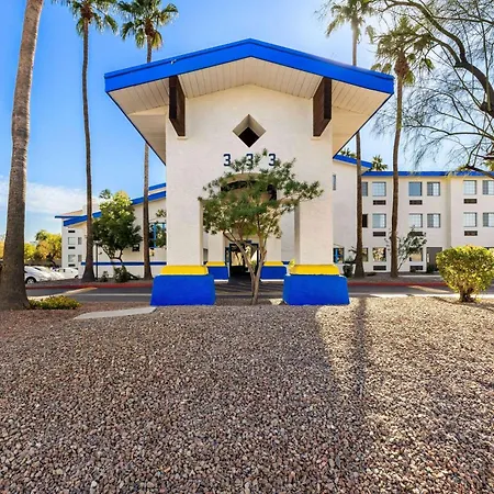 Days Inn & Suites By Wyndham Mesa Near Phoenix-2