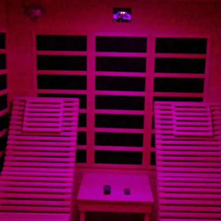 Le Clos des Tilleuls D Day Home, Chambres d'hôtes, Suite avec Sauna Privatif, Suite avec balnéothérapie privative, en supplément option SPA bain à remous-3