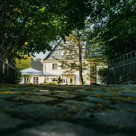 Relais&Châteaux Hotel Diepeschrather Mühle-3