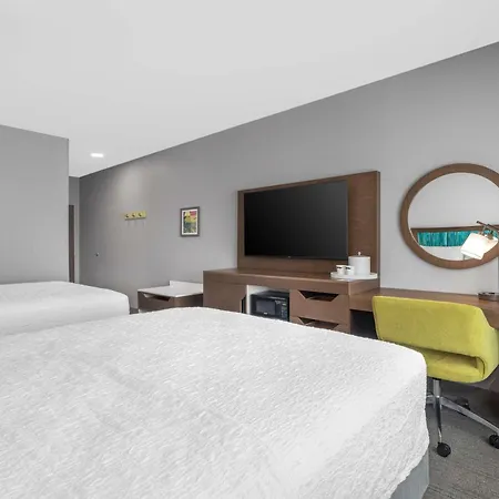 Hampton Inn & Suites Bakersfield Central-2