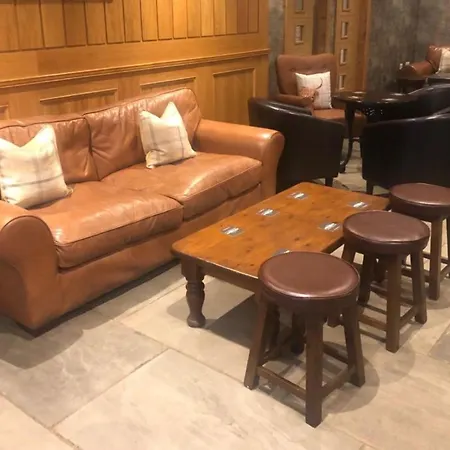 The Manor Inn Pub And Steakhouse, Fridaythorpe, Driffield-3