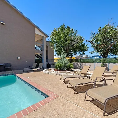 Days Inn By Wyndham Round Rock-2