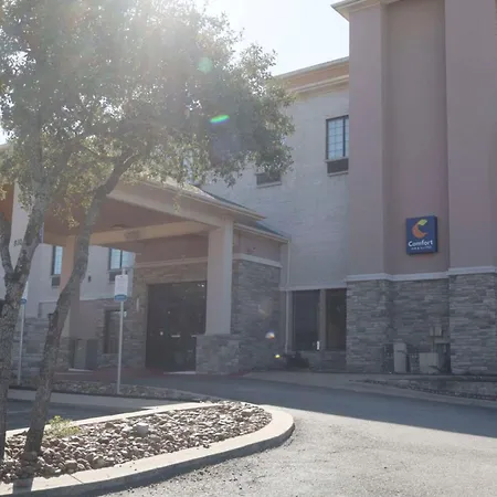 Comfort Inn & Suites Burnet-3