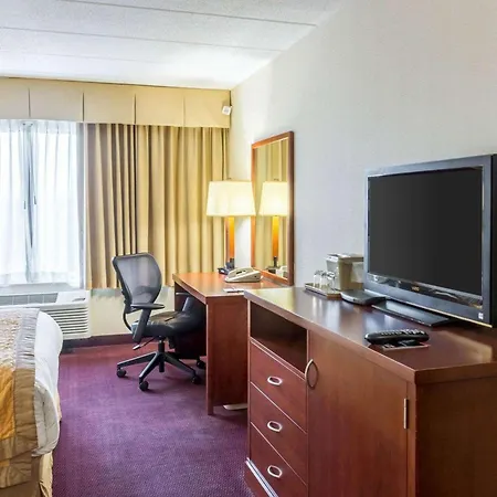 Clarion Hotel Somerset - New Brunswick-3