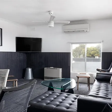 Siesta Central Apartments-3