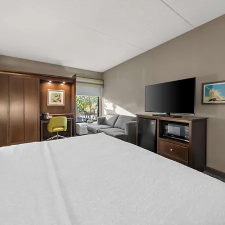 Hampton Inn New Bedford/Fairhaven-2