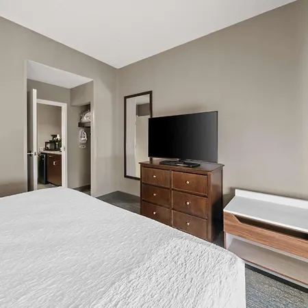 Hampton Inn New Bedford/Fairhaven-3