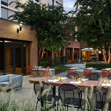 Doubletree By Hilton Mclean Tysons-3