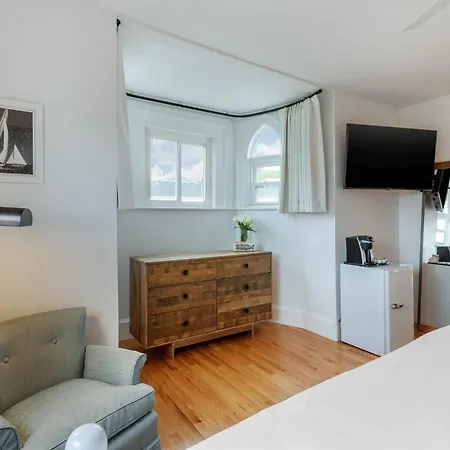 The Shore House-2