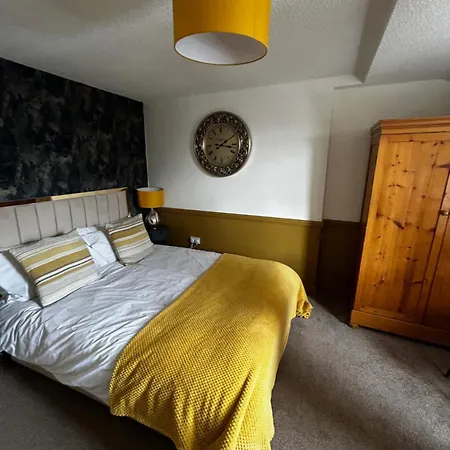 The Golden Lion Hotel-2
