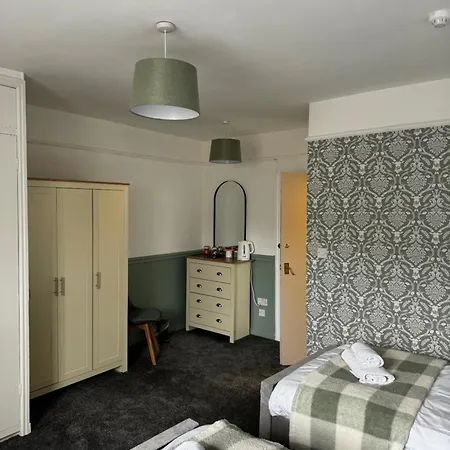 The Golden Lion Hotel-3