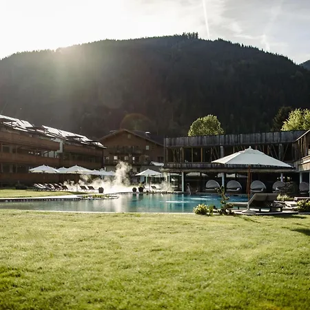 Central - Holiday Resort Flachau-3