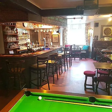 The Halfway House Pub And Kitchen-2