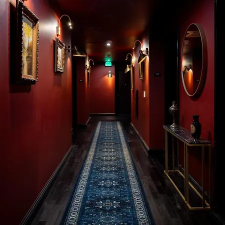 Whisky Hotel-2