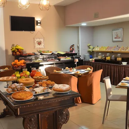 Green Hotel-2
